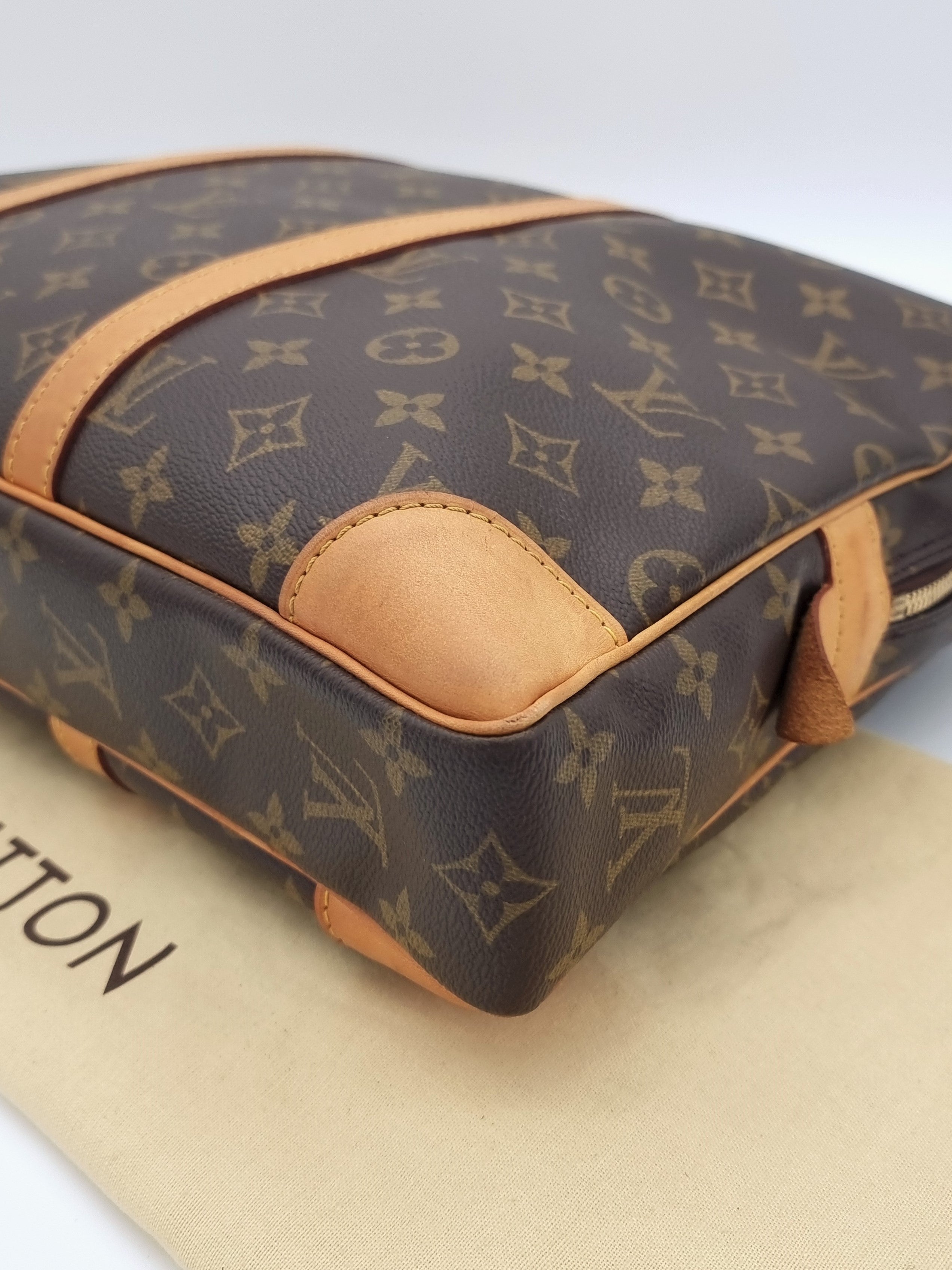 Louis Vuitton Porte Documents Voyage