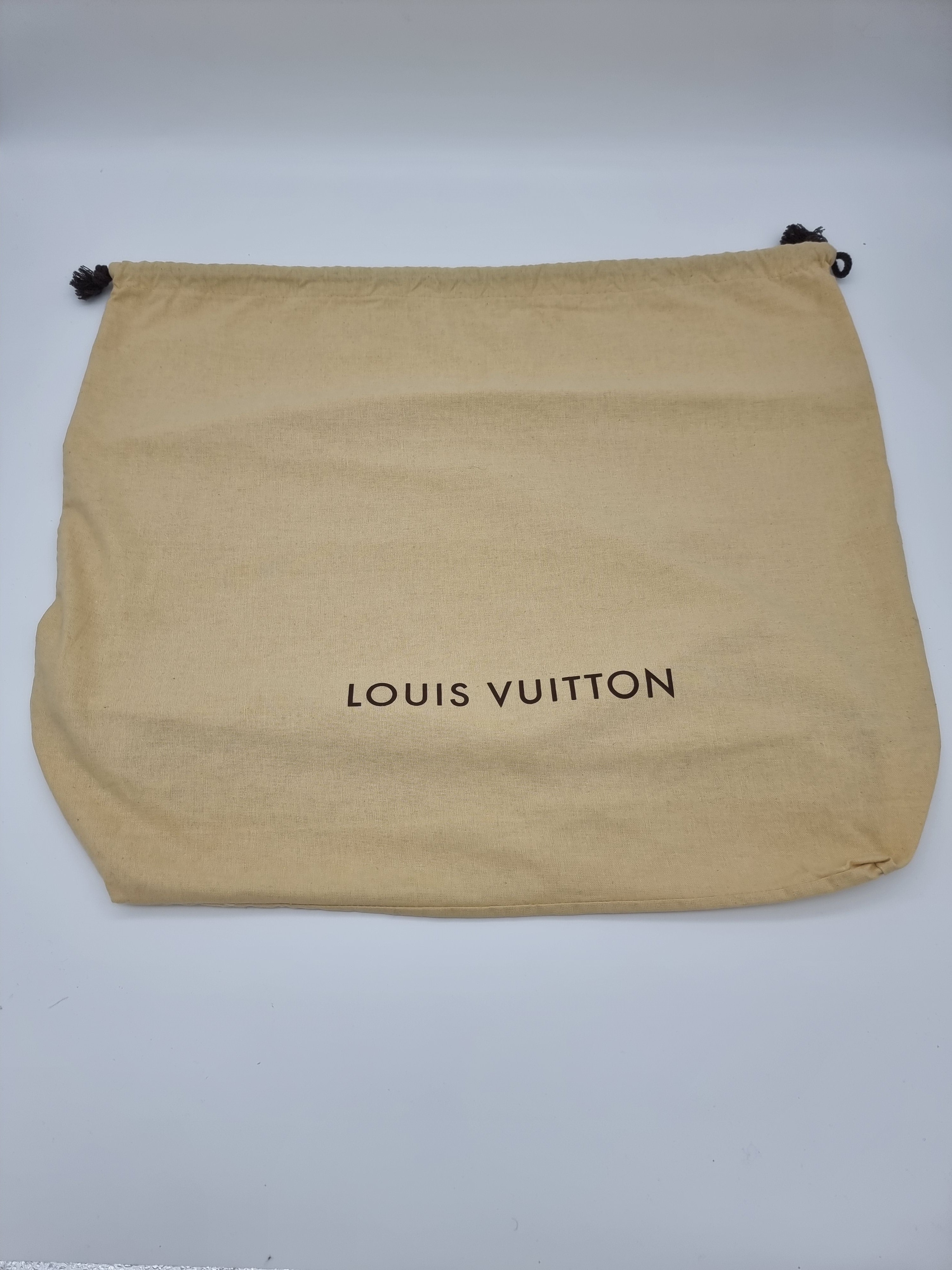 Louis Vuitton Porte Documents Voyage