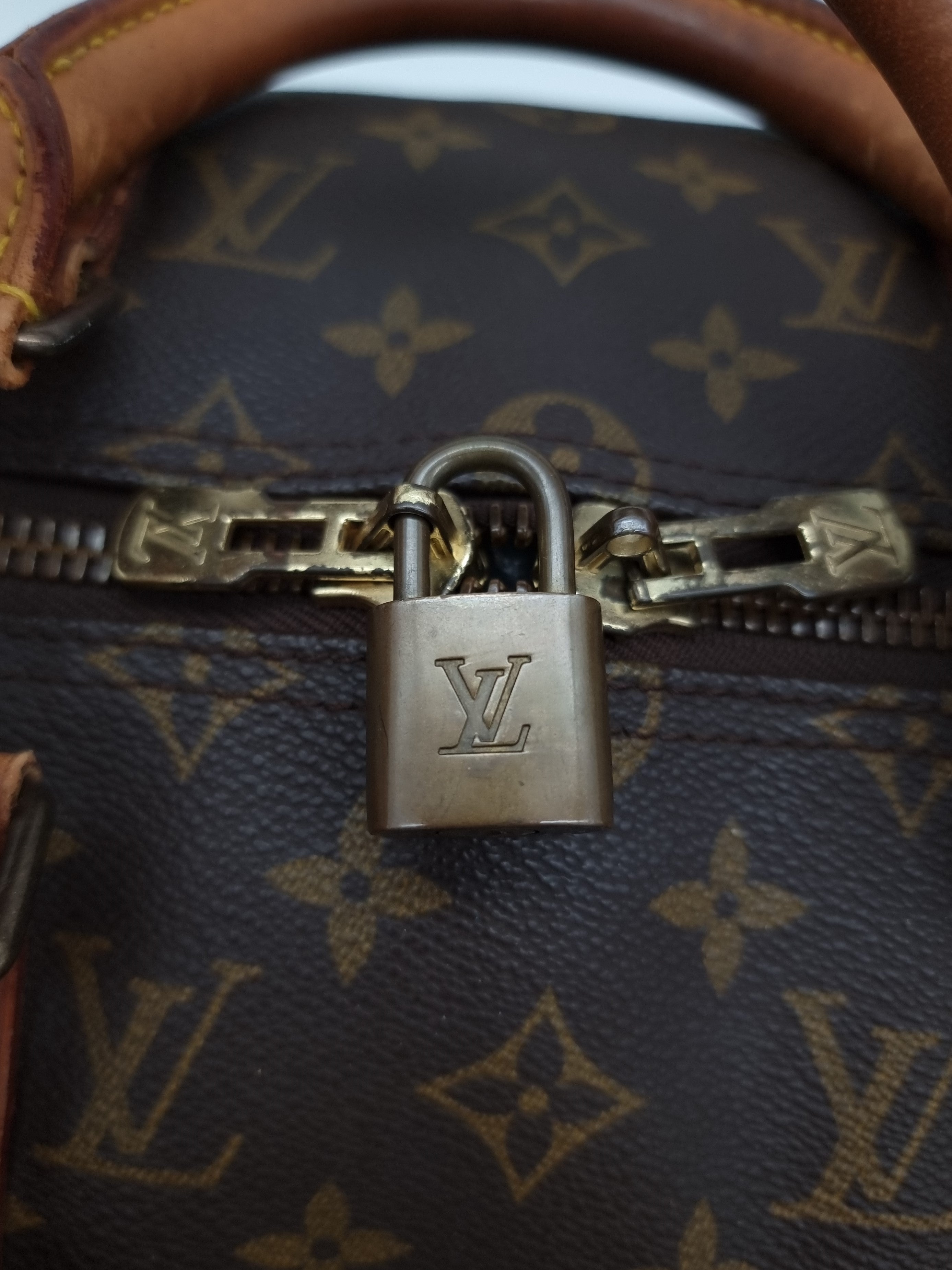 Louis Vuitton Keepall 50 Bandouliere