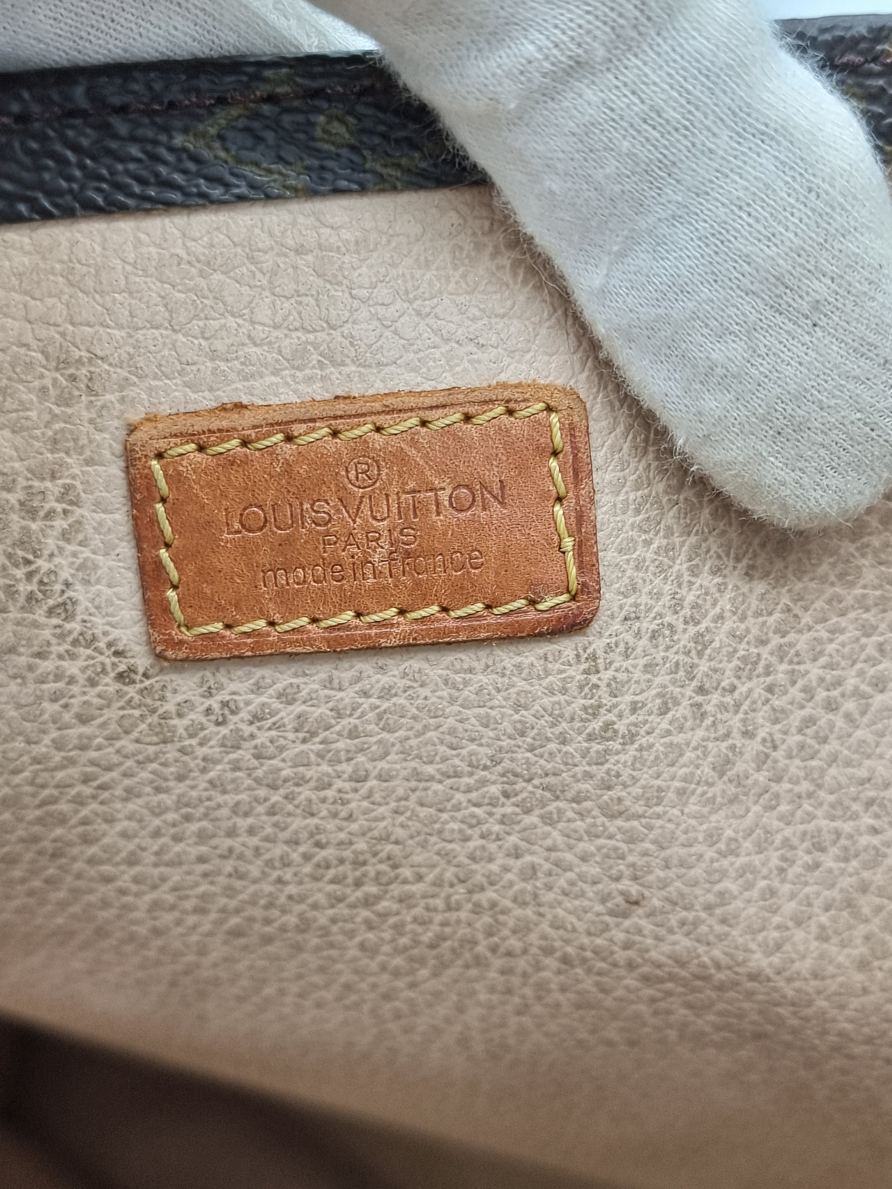 Louis Vuitton Sac Plat