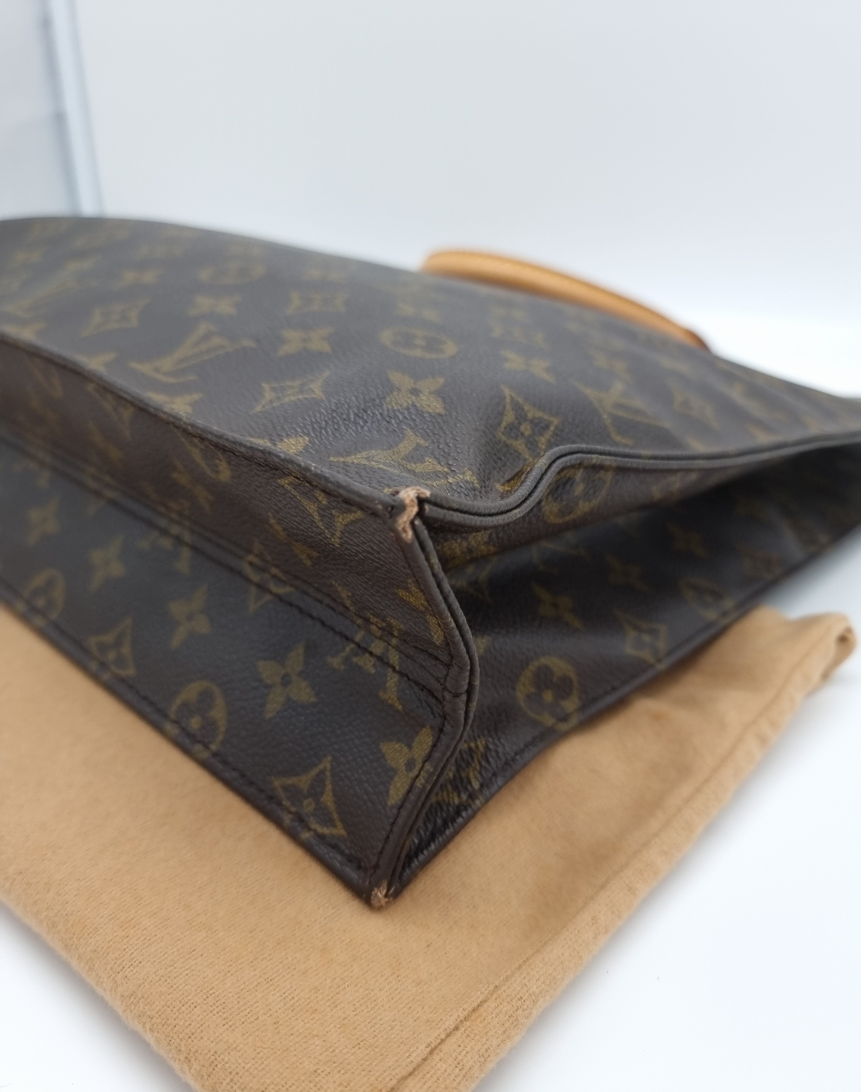 Louis Vuitton Sac Plat