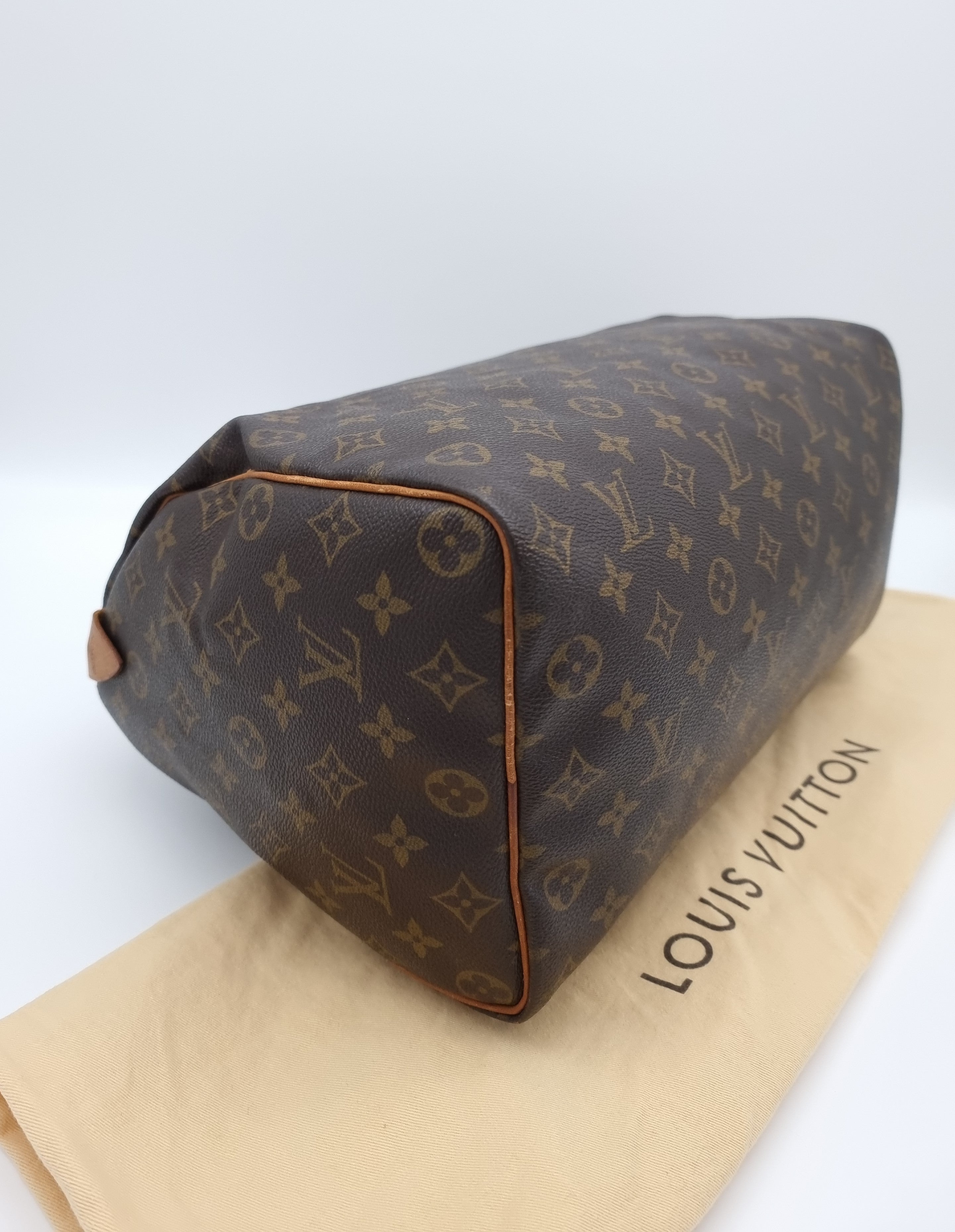 Louis Vuitton Speedy 35