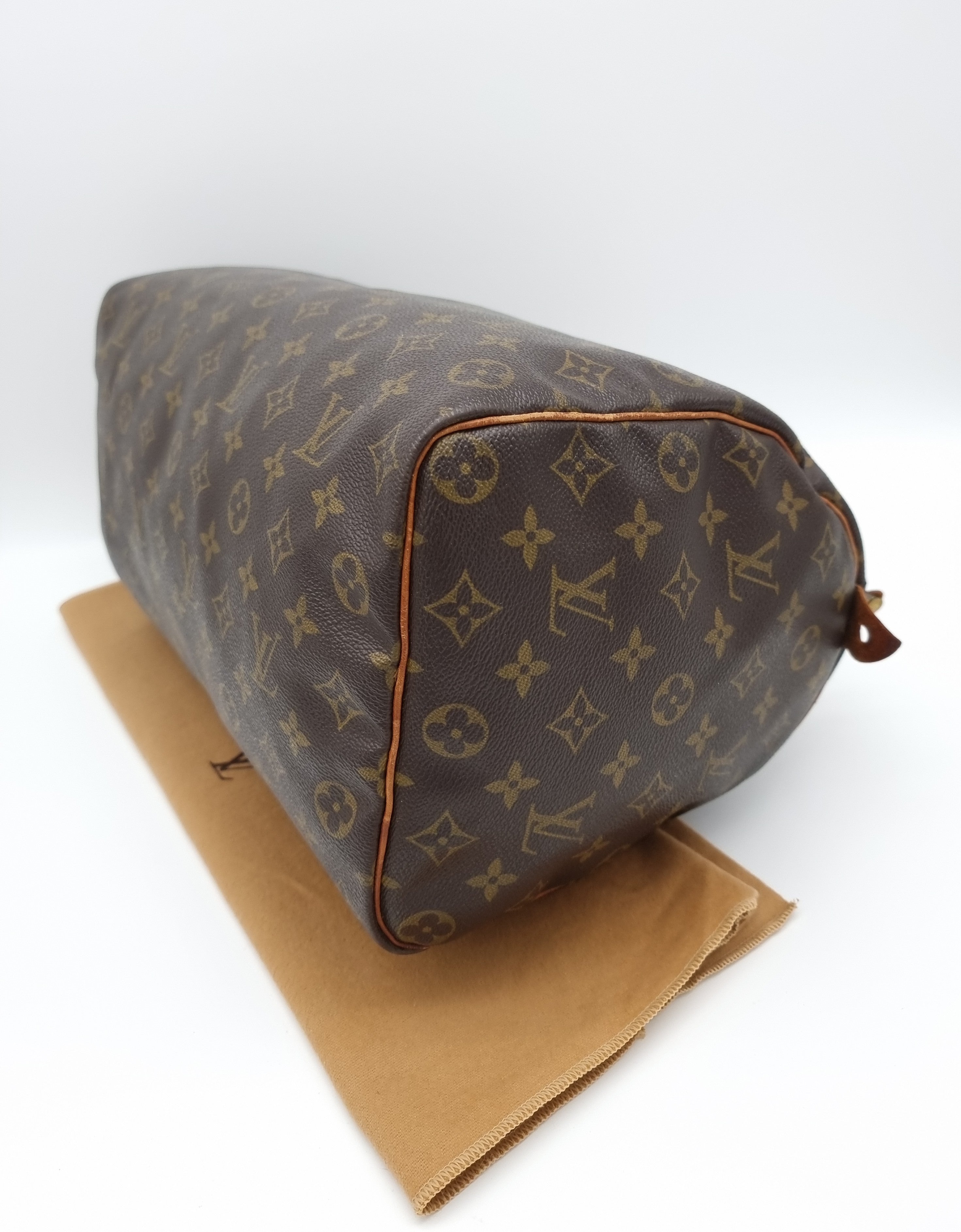 Louis Vuitton Speedy 35