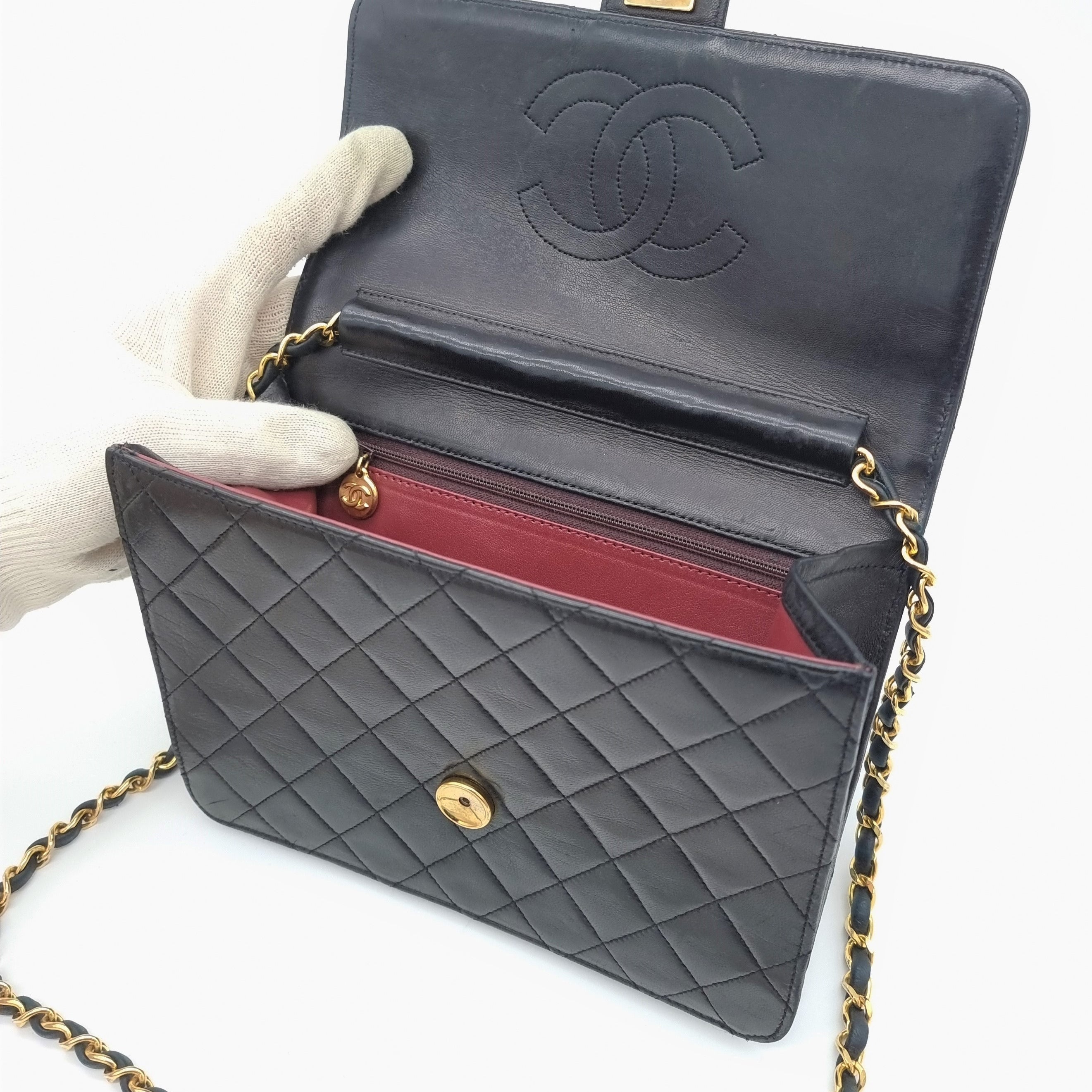 Chanel Quilted Lambskin Shoulder Bag 24k - 96636f