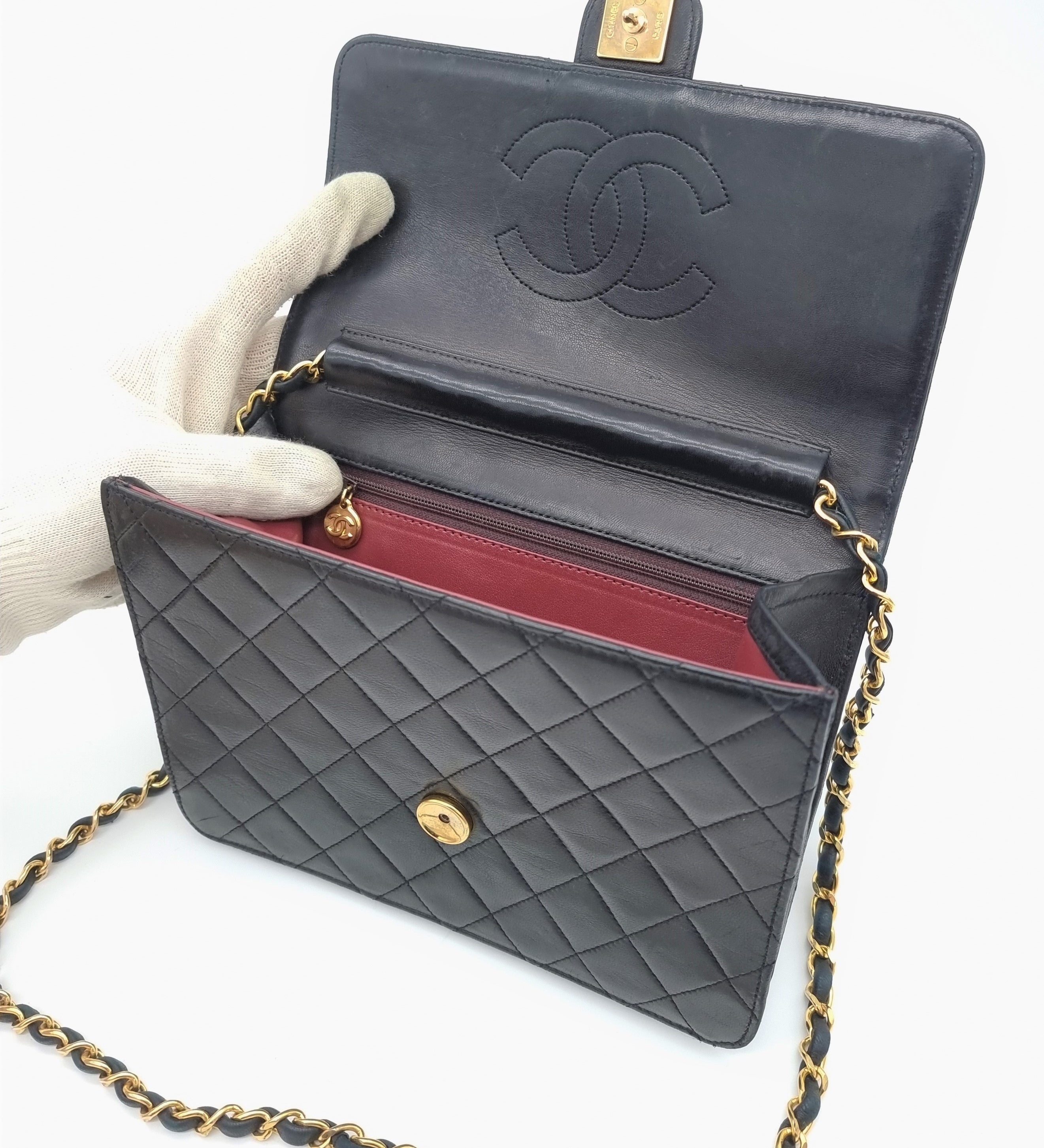 Chanel Quilted Lambskin Shoulder Bag 24k - 96636f