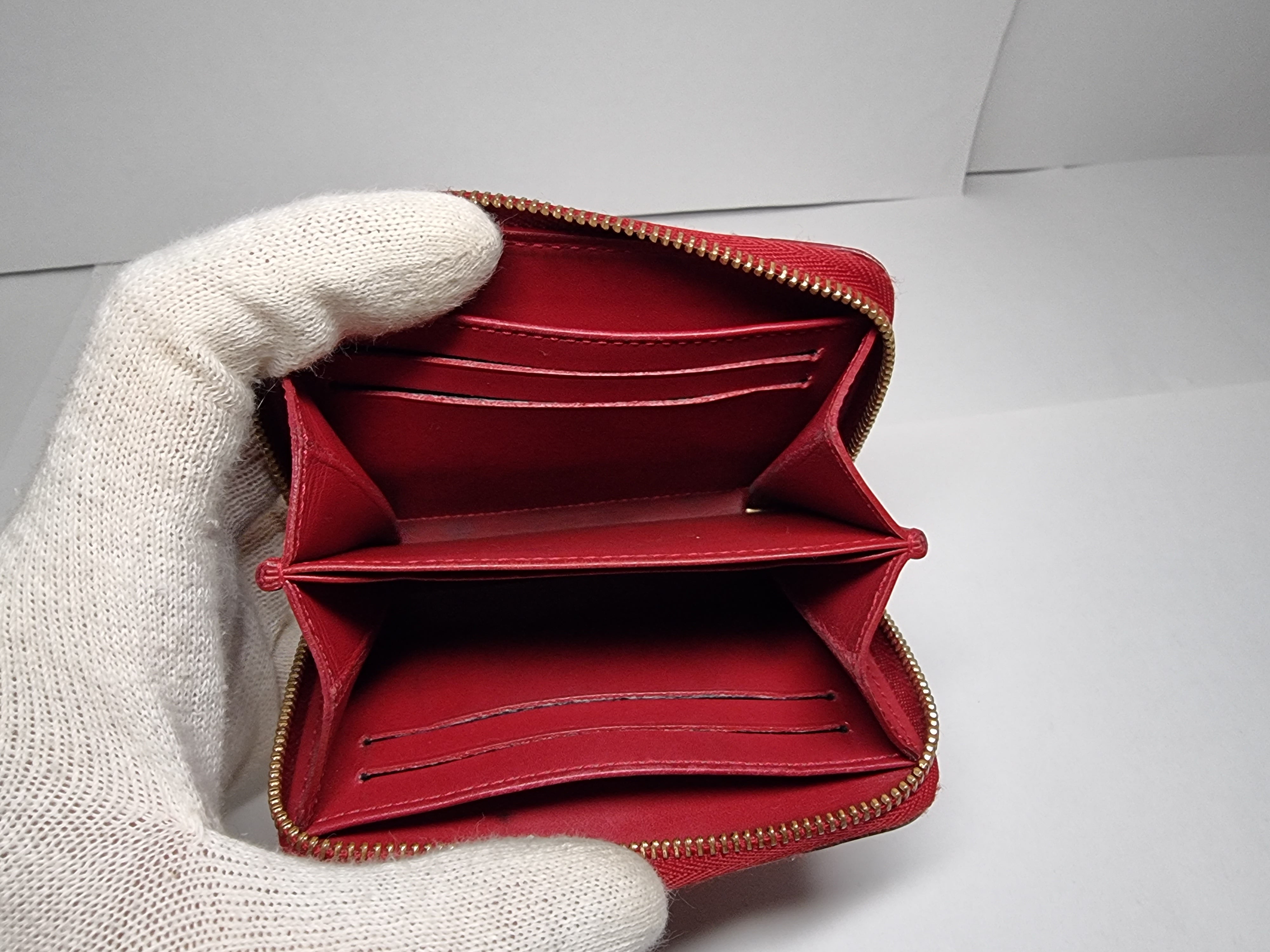 Louis Vuitton Vernis Red Zippy Wallet - 96636f